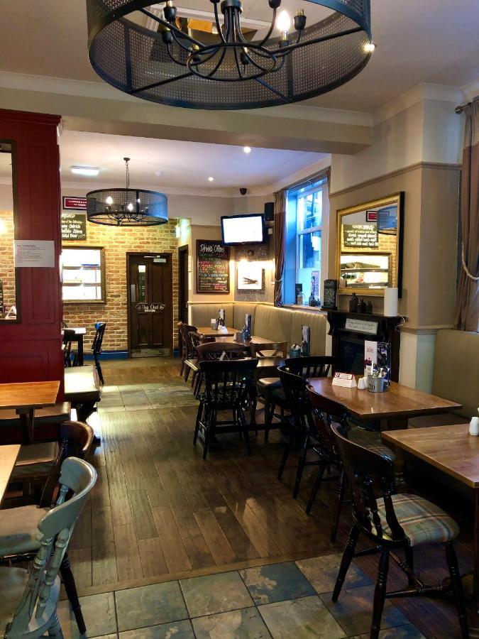 The Holystone Bar & Restaurant Hotell Forest Hall Exteriör bild
